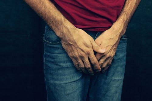Orang tampak lelah dan tidak nyaman karena menunda penanganan